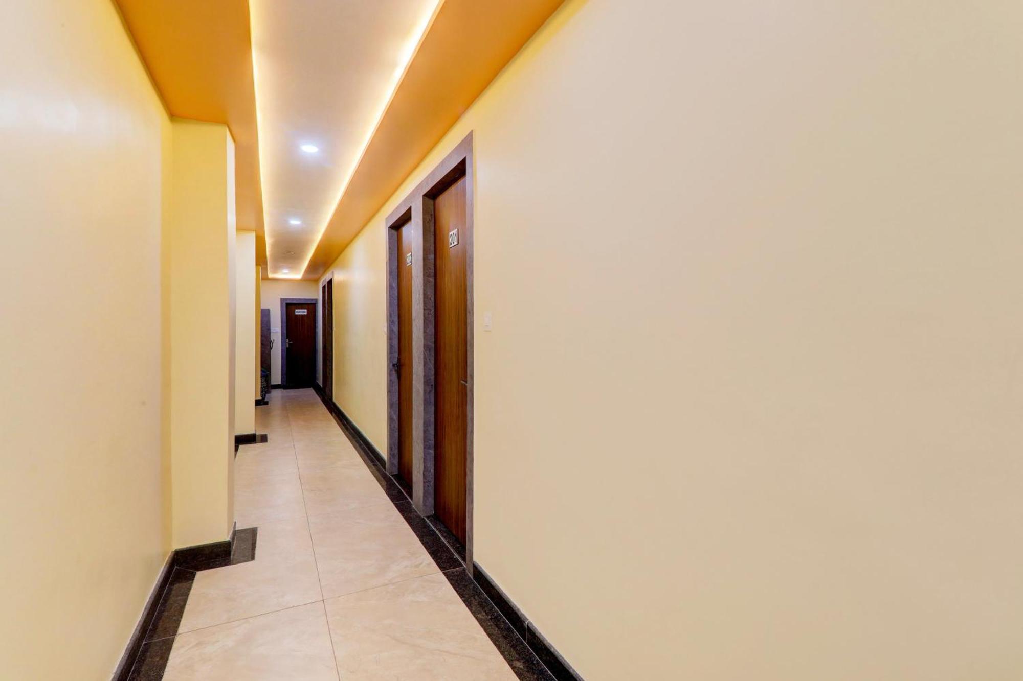 Super Hotel O Raas Plaza กานปูร์ ภายนอก รูปภาพ